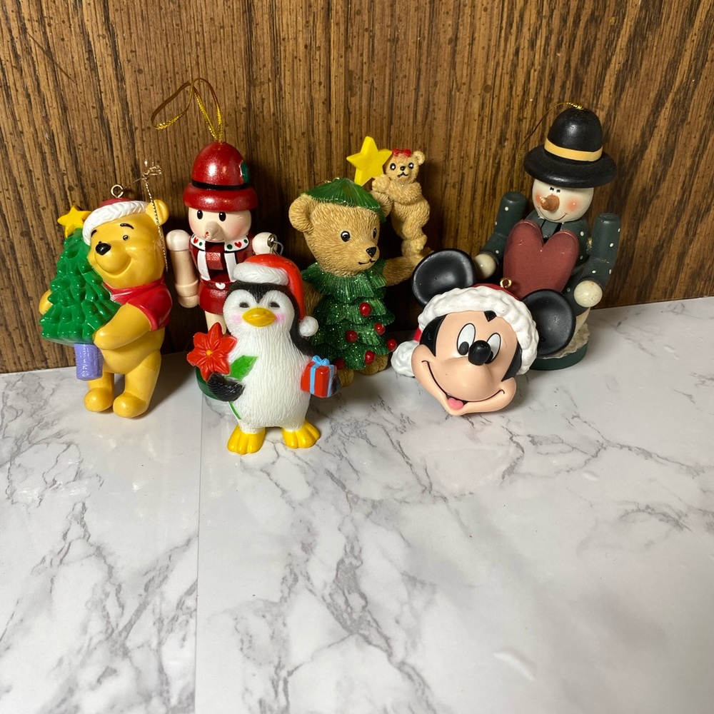 Disney Mickey Mouse and Friends Holiday Figurine Set